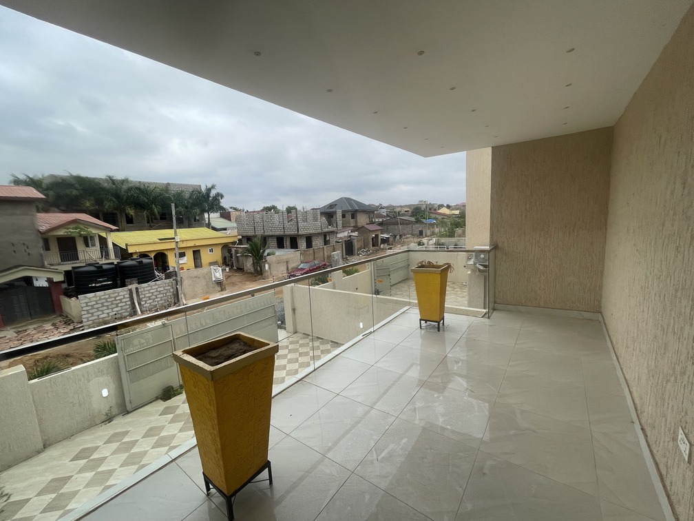 Luxurious 4-Bedroom House in Ogbojo, Accra