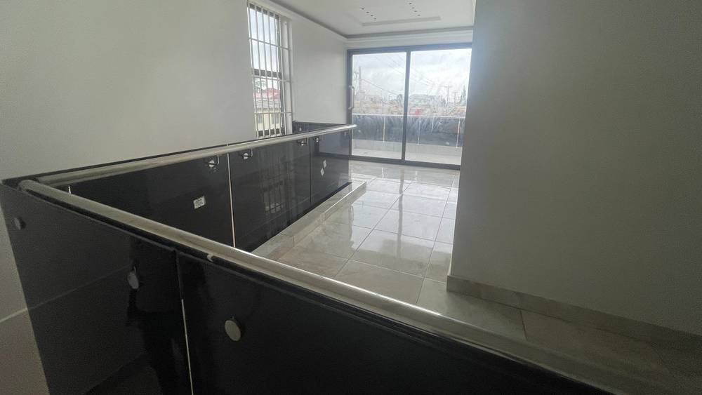 Luxurious 4-Bedroom Houses with Pool in Ogbojo St. Peters, Accra