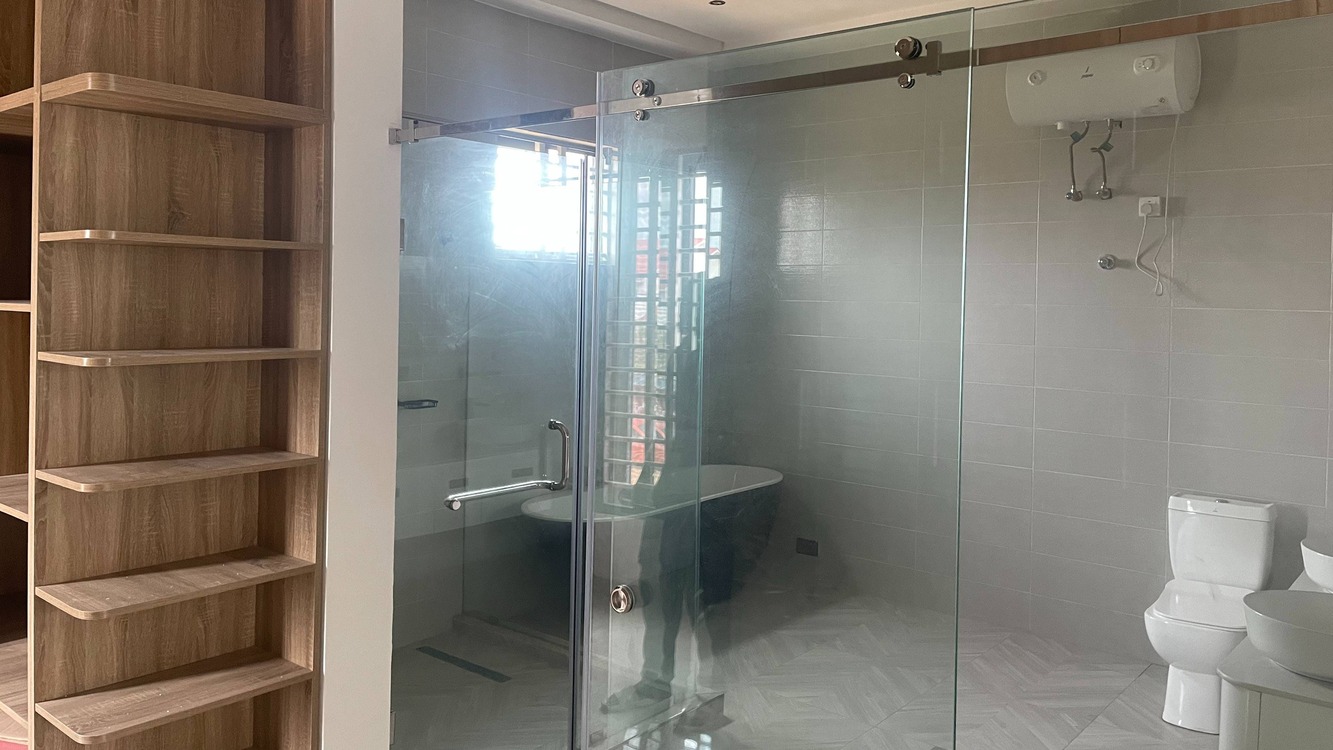 Beautiful 4-Bedroom House in Ogbojo, Accra