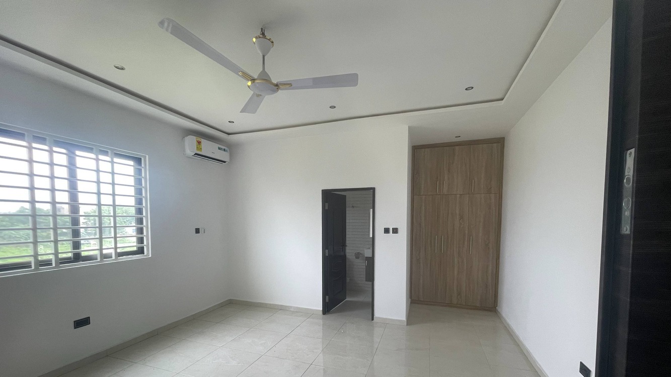 Beautiful 4-Bedroom House in Ogbojo, Accra
